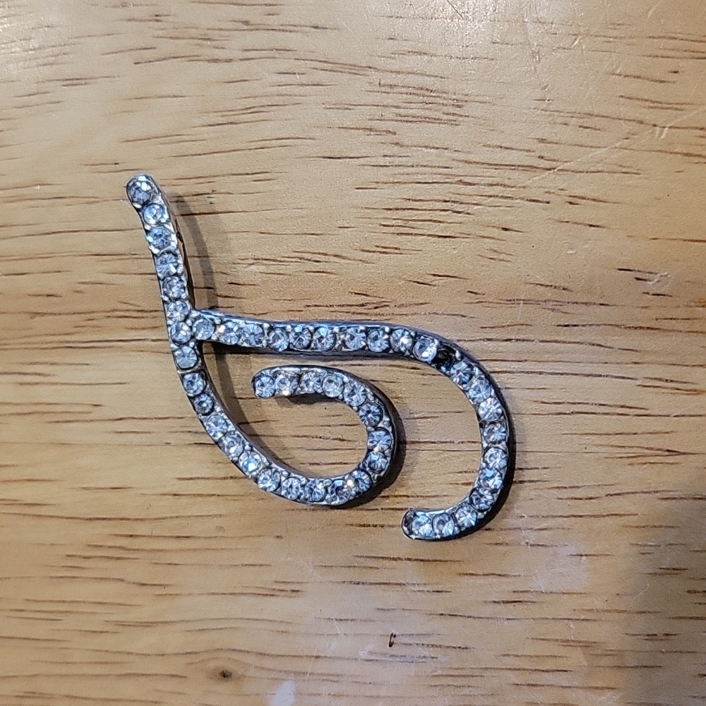 T necklace pendant